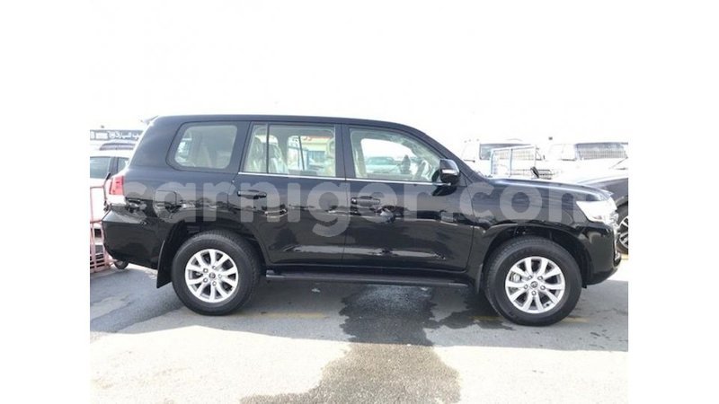 Big with watermark toyota land cruiser agadez import dubai 6099