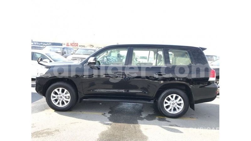 Big with watermark toyota land cruiser agadez import dubai 6099