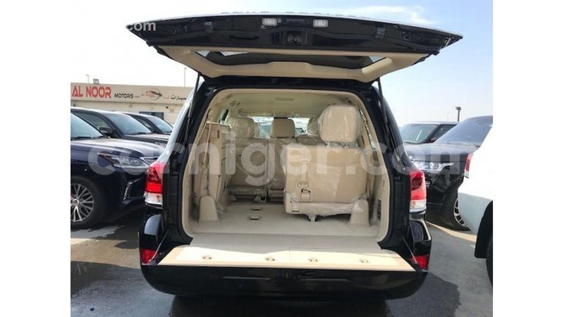 Big with watermark toyota land cruiser agadez import dubai 6099