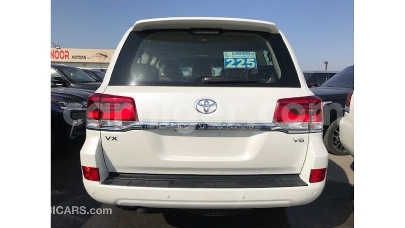 Big with watermark toyota land cruiser agadez import dubai 6100