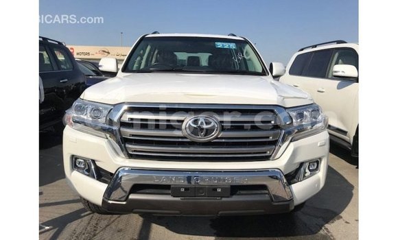 Acheter Import Utilitaire Toyota Land Cruiser Blanc à Import - Dubai, Agadez Acheter Import Utilitaire Toyota Land Cruiser Blanc à Import - Dubai, Agadez