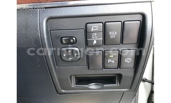 Acheter Import Utilitaire Toyota Land Cruiser Blanc à Import - Dubai, Agadez Acheter Import Utilitaire Toyota Land Cruiser Blanc à Import - Dubai, Agadez