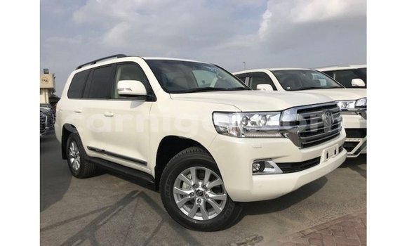 Sayi Imported Toyota Land Cruiser White Babbar mota in Import - Dubai a Agadez Sayi Imported Toyota Land Cruiser White Babbar mota in Import - Dubai a Agadez