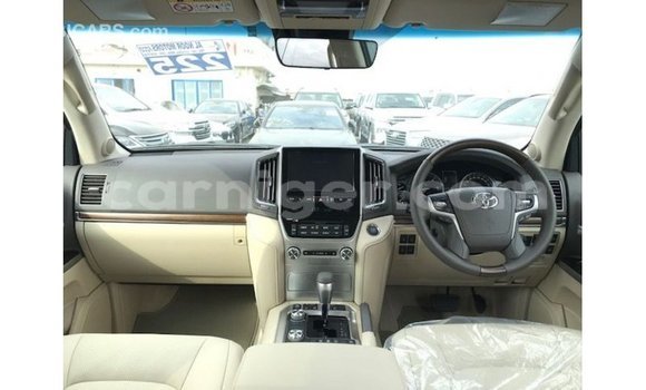 Sayi Imported Toyota Land Cruiser White Babbar mota in Import - Dubai a Agadez Sayi Imported Toyota Land Cruiser White Babbar mota in Import - Dubai a Agadez