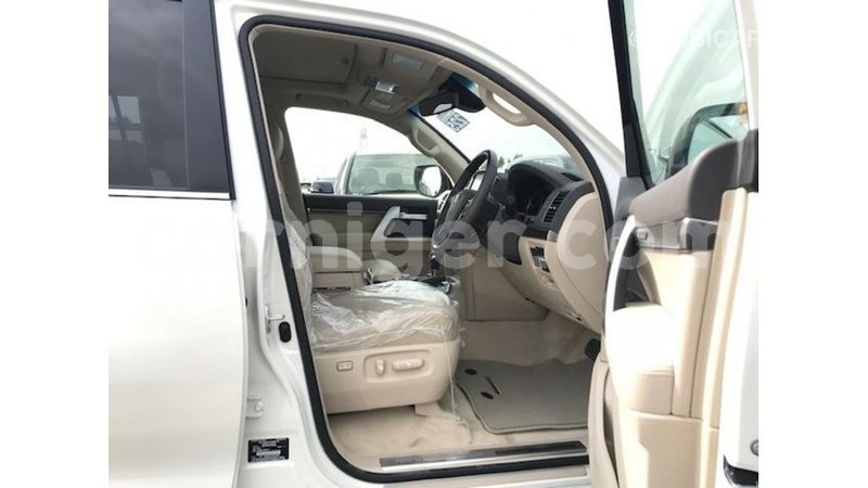 Big with watermark toyota land cruiser agadez import dubai 6101