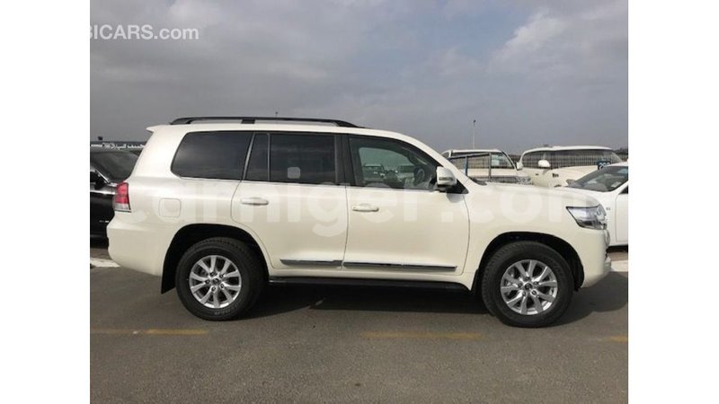 Big with watermark toyota land cruiser agadez import dubai 6101