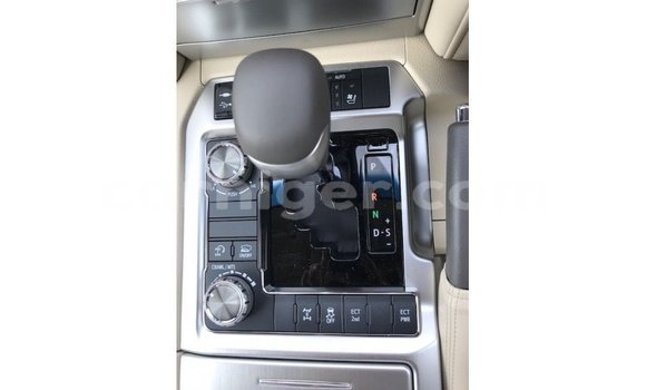 Sayi Imported Toyota Land Cruiser White Babbar mota in Import - Dubai a Agadez Sayi Imported Toyota Land Cruiser White Babbar mota in Import - Dubai a Agadez