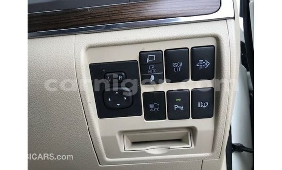 Sayi Imported Toyota Land Cruiser White Babbar mota in Import - Dubai a Agadez Sayi Imported Toyota Land Cruiser White Babbar mota in Import - Dubai a Agadez