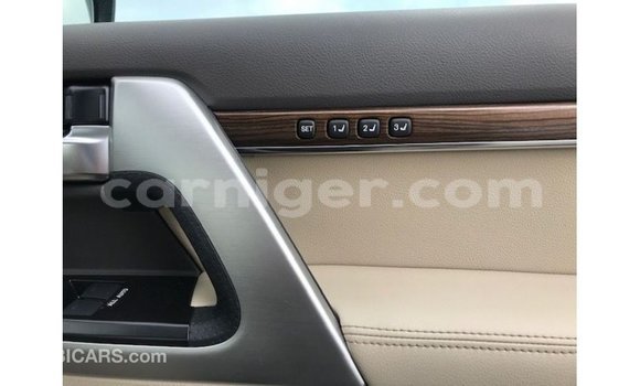 Sayi Imported Toyota Land Cruiser White Babbar mota in Import - Dubai a Agadez Sayi Imported Toyota Land Cruiser White Babbar mota in Import - Dubai a Agadez