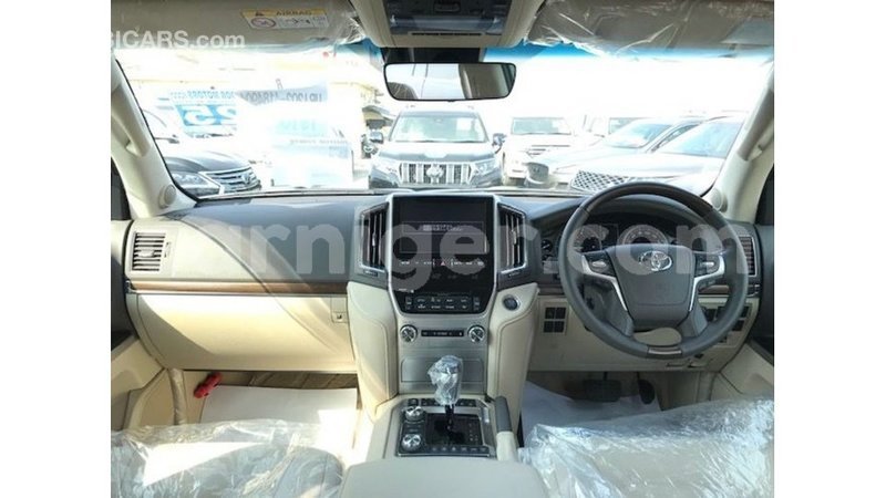 Big with watermark toyota land cruiser agadez import dubai 6104