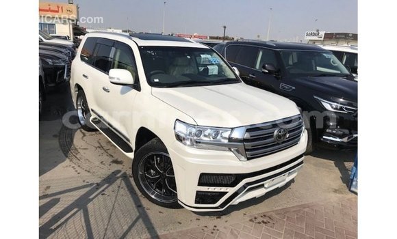اشتري Imported Toyota Land Cruiser White شاحنة في Import - Dubai في أغاديز اشتري Imported Toyota Land Cruiser White شاحنة في Import - Dubai في أغاديز