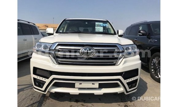 اشتري Imported Toyota Land Cruiser White شاحنة في Import - Dubai في أغاديز اشتري Imported Toyota Land Cruiser White شاحنة في Import - Dubai في أغاديز