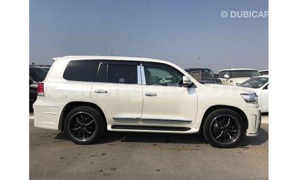 اشتري Imported Toyota Land Cruiser White شاحنة في Import - Dubai في أغاديز اشتري Imported Toyota Land Cruiser White شاحنة في Import - Dubai في أغاديز