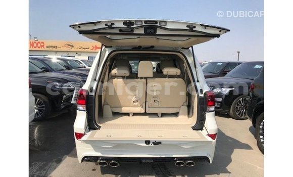 اشتري Imported Toyota Land Cruiser White شاحنة في Import - Dubai في أغاديز اشتري Imported Toyota Land Cruiser White شاحنة في Import - Dubai في أغاديز