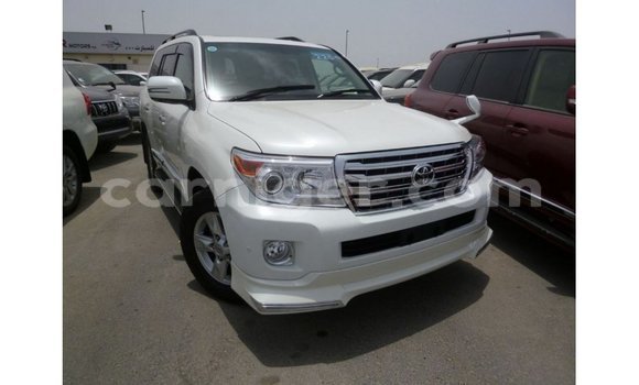 Sayi Imported Toyota Land Cruiser White Babbar mota in Import - Dubai a Agadez Sayi Imported Toyota Land Cruiser White Babbar mota in Import - Dubai a Agadez