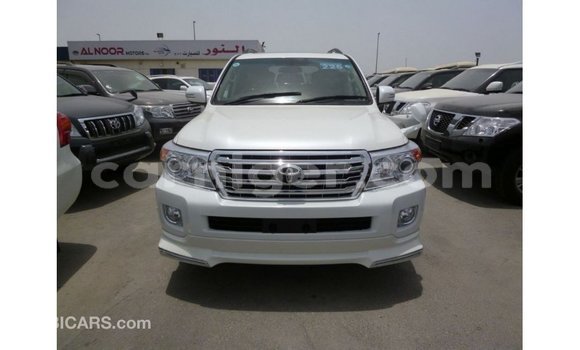 Sayi Imported Toyota Land Cruiser White Babbar mota in Import - Dubai a Agadez Sayi Imported Toyota Land Cruiser White Babbar mota in Import - Dubai a Agadez