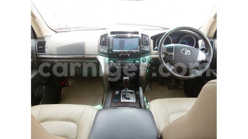 Big with watermark toyota land cruiser agadez import dubai 6106