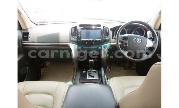 Sayi Imported Toyota Land Cruiser White Babbar mota in Import - Dubai a Agadez Sayi Imported Toyota Land Cruiser White Babbar mota in Import - Dubai a Agadez