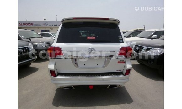 Sayi Imported Toyota Land Cruiser White Babbar mota in Import - Dubai a Agadez Sayi Imported Toyota Land Cruiser White Babbar mota in Import - Dubai a Agadez