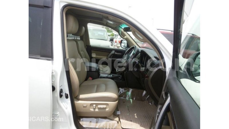 Big with watermark toyota land cruiser agadez import dubai 6106