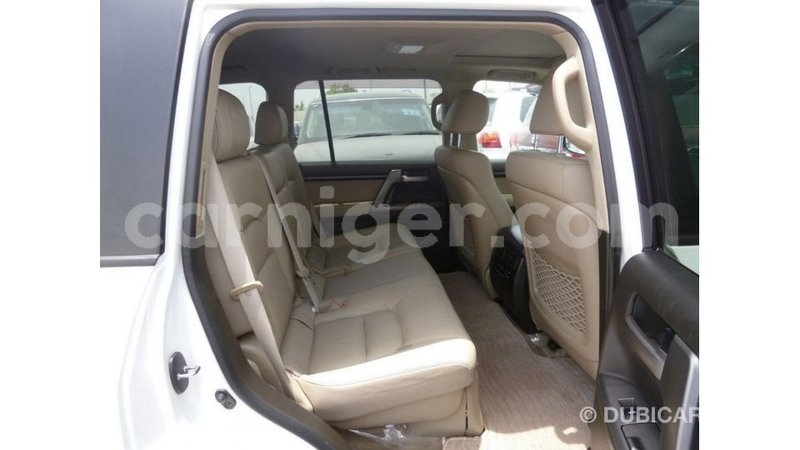 Big with watermark toyota land cruiser agadez import dubai 6106