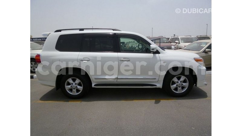 Big with watermark toyota land cruiser agadez import dubai 6106