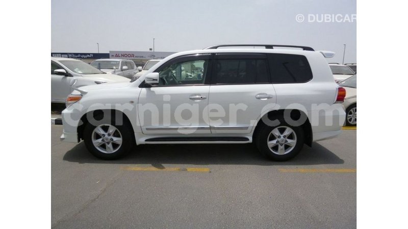 Big with watermark toyota land cruiser agadez import dubai 6106