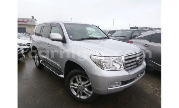 Buy Import Toyota Land Cruiser Other Truck in Import - Dubai in Agadez Buy Import Toyota Land Cruiser Other Truck in Import - Dubai in Agadez