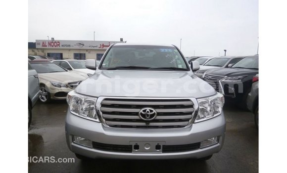 Buy Import Toyota Land Cruiser Other Truck in Import - Dubai in Agadez Buy Import Toyota Land Cruiser Other Truck in Import - Dubai in Agadez