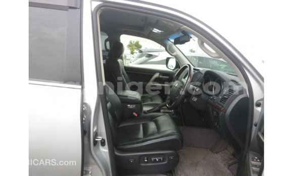 Buy Import Toyota Land Cruiser Other Truck in Import - Dubai in Agadez Buy Import Toyota Land Cruiser Other Truck in Import - Dubai in Agadez