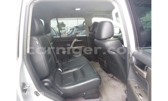 Buy Import Toyota Land Cruiser Other Truck in Import - Dubai in Agadez Buy Import Toyota Land Cruiser Other Truck in Import - Dubai in Agadez