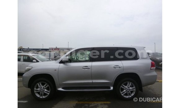 Buy Import Toyota Land Cruiser Other Truck in Import - Dubai in Agadez Buy Import Toyota Land Cruiser Other Truck in Import - Dubai in Agadez