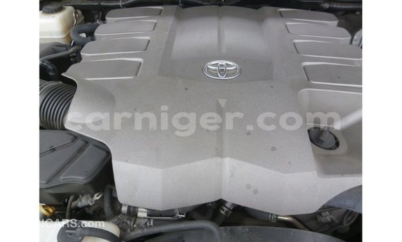 Buy Import Toyota Land Cruiser Other Truck in Import - Dubai in Agadez Buy Import Toyota Land Cruiser Other Truck in Import - Dubai in Agadez