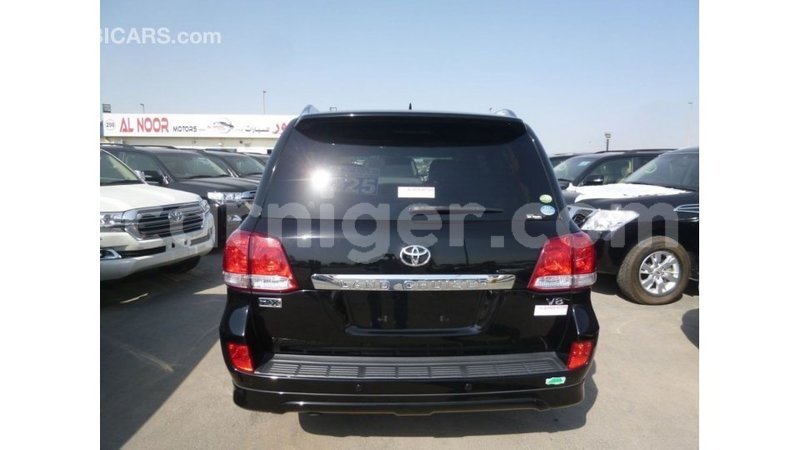 Big with watermark toyota land cruiser agadez import dubai 6108