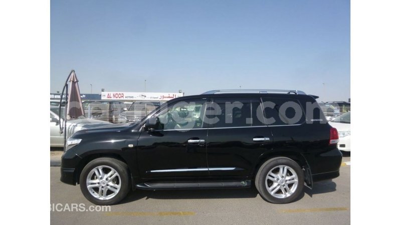 Big with watermark toyota land cruiser agadez import dubai 6108