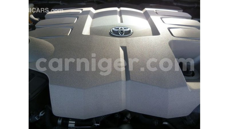 Big with watermark toyota land cruiser agadez import dubai 6108