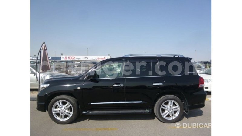 Big with watermark toyota land cruiser agadez import dubai 6109