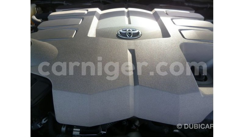 Big with watermark toyota land cruiser agadez import dubai 6109