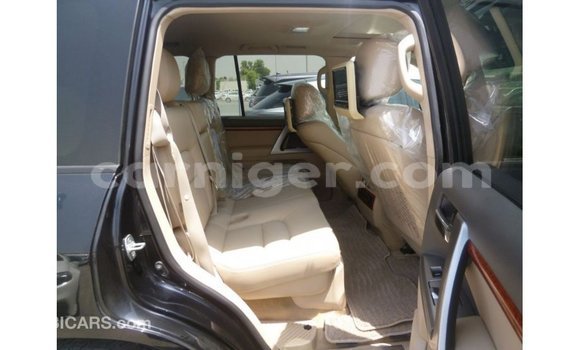 Buy Import Toyota Land Cruiser Black Truck in Import - Dubai in Agadez Buy Import Toyota Land Cruiser Black Truck in Import - Dubai in Agadez