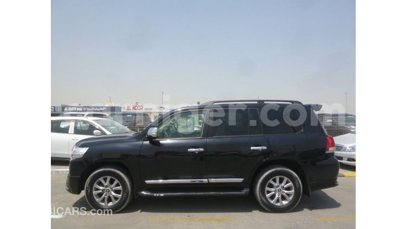 Big with watermark toyota land cruiser agadez import dubai 6110