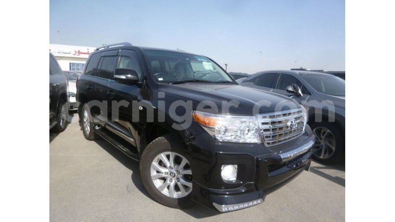 Big with watermark toyota land cruiser agadez import dubai 6111