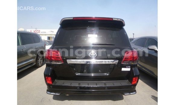 Acheter Import Utilitaire Toyota Land Cruiser Noir à Import - Dubai, Agadez Acheter Import Utilitaire Toyota Land Cruiser Noir à Import - Dubai, Agadez