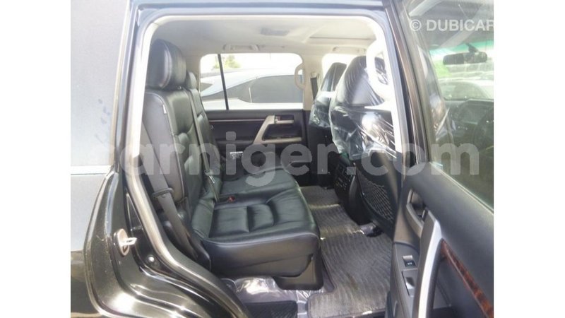 Big with watermark toyota land cruiser agadez import dubai 6111