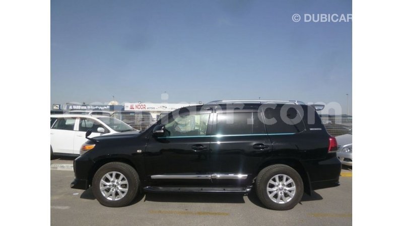 Big with watermark toyota land cruiser agadez import dubai 6111