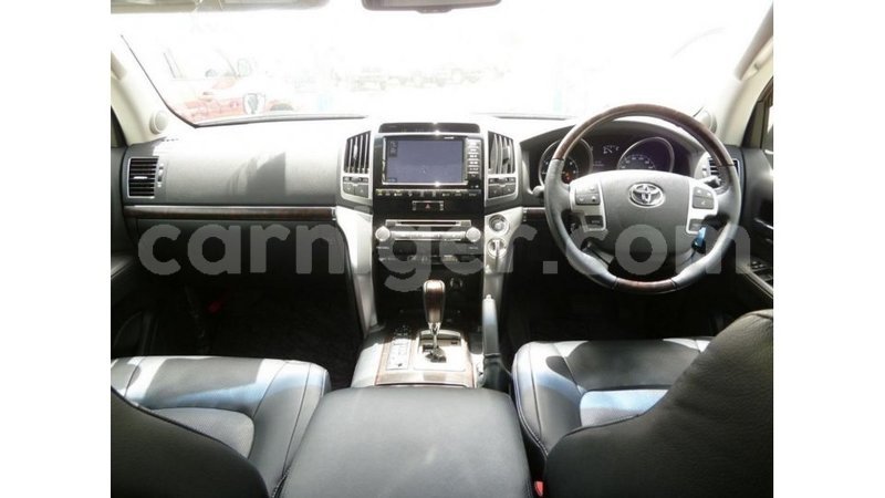 Big with watermark toyota land cruiser agadez import dubai 6113