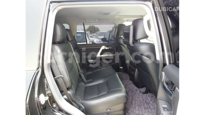 Big with watermark toyota land cruiser agadez import dubai 6113