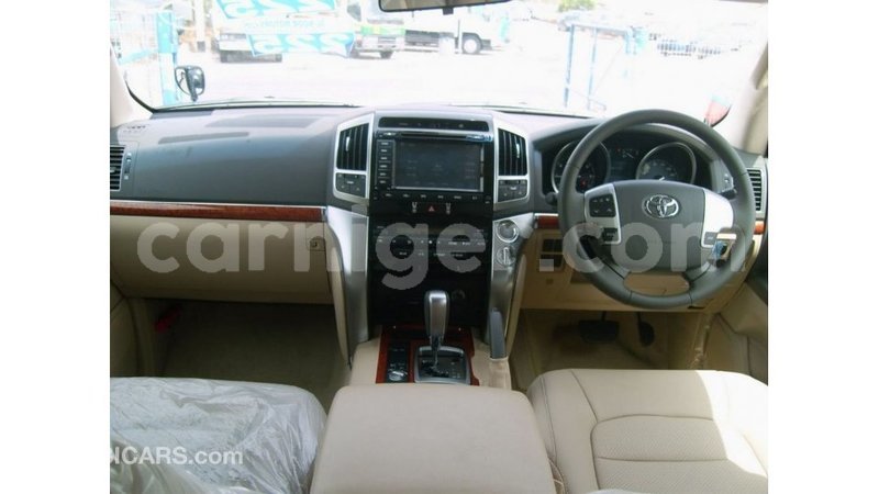 Big with watermark toyota land cruiser agadez import dubai 6114