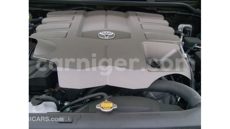 Big with watermark toyota land cruiser agadez import dubai 6114