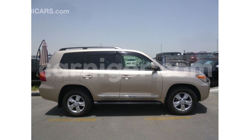 Big with watermark toyota land cruiser agadez import dubai 6115