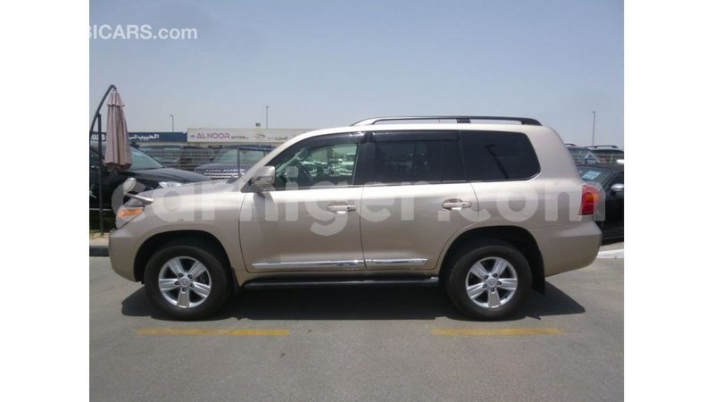 Big with watermark toyota land cruiser agadez import dubai 6115